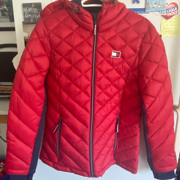 Tommy Hilfiger Women’s Midweight Puffer Jacket – Size [M] - Picture 4 of 7